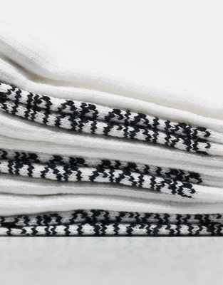 Asos ON 3 Pack Logo High Socks In White