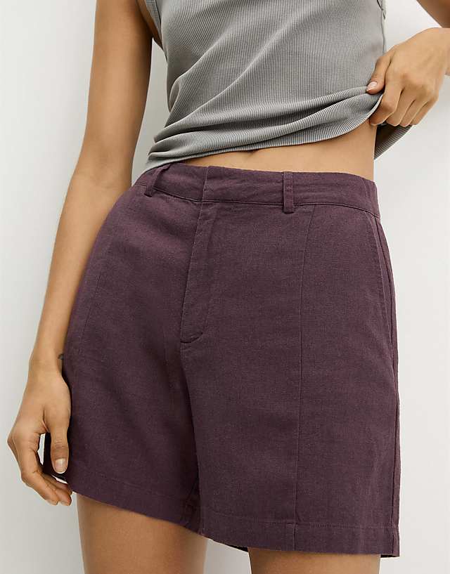 Asos Pull&Bear Linen Look Short In Burgundy