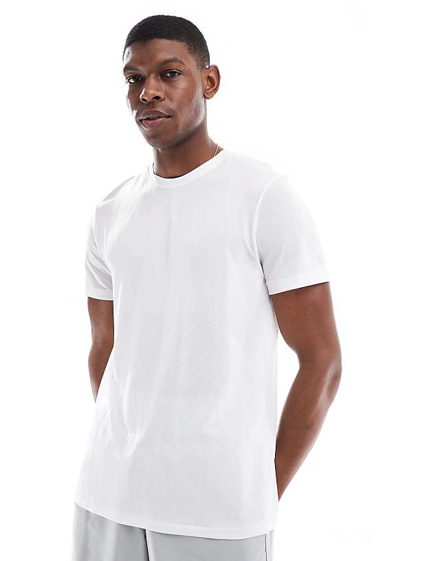 asos Under Armour Seamless Stride t-shirt in white
