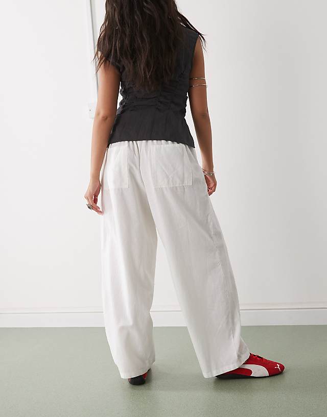 Asos COLLUSION Relaxed Woven Balloon Pant With Linen In White - WHITE