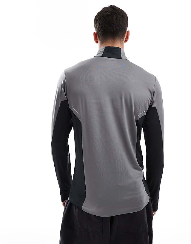 Asos Columbia Three Pitch Half Zip Fleece In Grey And Black