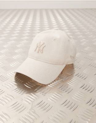 Asos New Era NY Yankees 9twenty Linen Cap In Off White