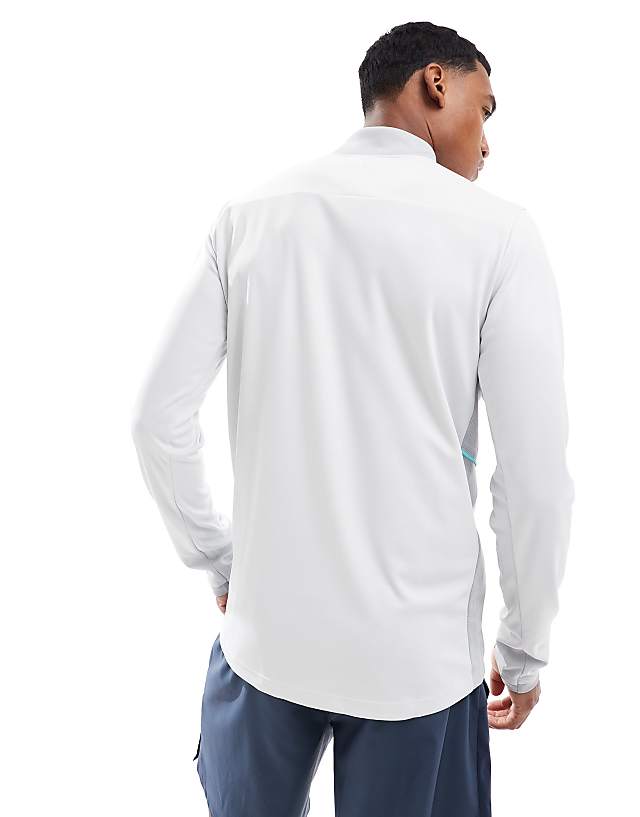 Asos Nike Football Academy 25 Dri-FIT Half Zip Longsleeve Top In Grey