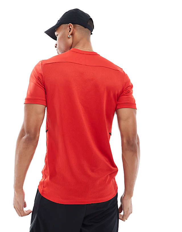 Asos Nike Football Academy 25 Dri-FIT T-shirt In Red