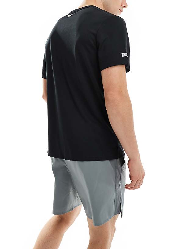 Asos Nike Running Challenger Dri-FIT 7 Inch Shorts In Grey