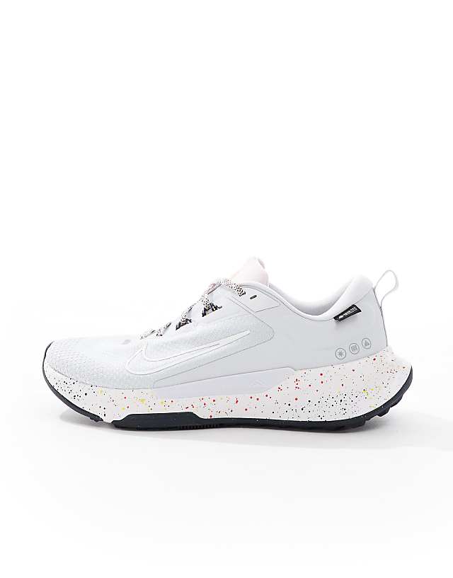 Asos Nike Running Juniper Trail 2 Gore-TEX Trainers In Light Grey