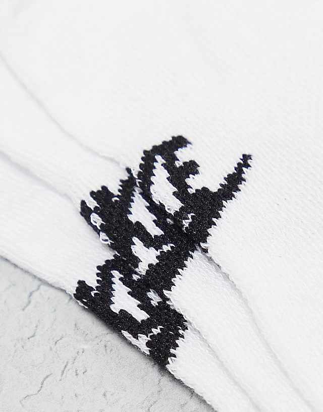 Asos Nike Sportswear Everyday Essential No-show Socks In White