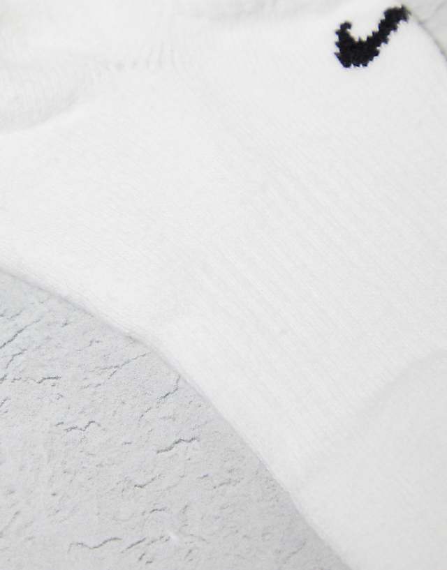 Asos Nike Training Everyday Cushioned Plus 6 Pack Trainer Socks In White