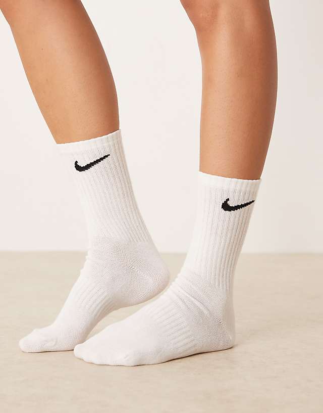 Asos Nike Training Everyday Lightweight 3 Pack Ankle Socks In White