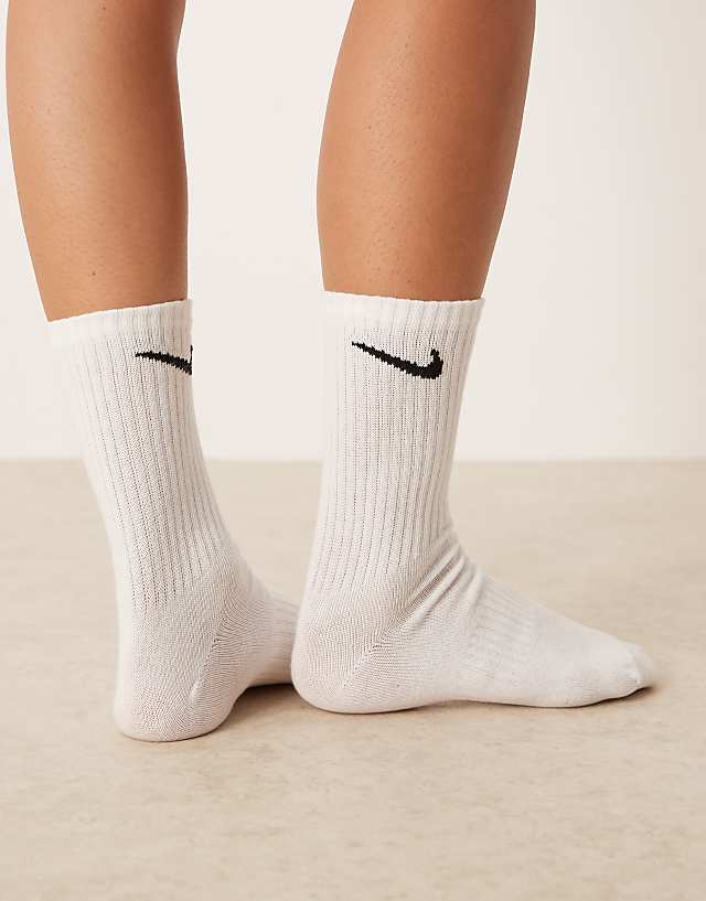 Asos Nike Training Everyday Lightweight 3 Pack Ankle Socks In White