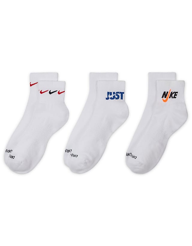 Asos Nike Training Everyday Plus Cushioned Graphic 3 Pack Ankle Socks In White