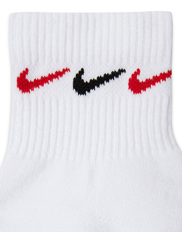 Asos Nike Training Everyday Plus Cushioned Graphic 3 Pack Ankle Socks In White