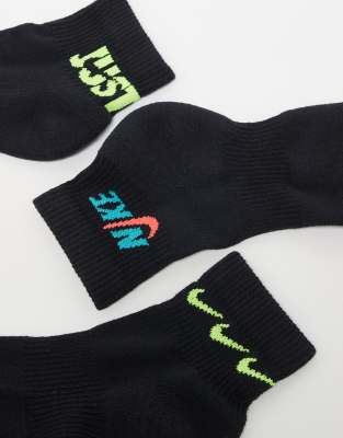 Asos Nike Training Everyday Plus Cushioned Graphic 3 Pack Ankle Socks In Black