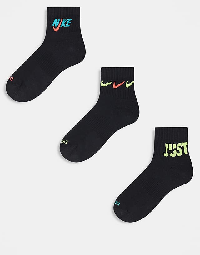 asos Nike Training Everyday Plus Cushioned graphic 3 pack ankle socks in black