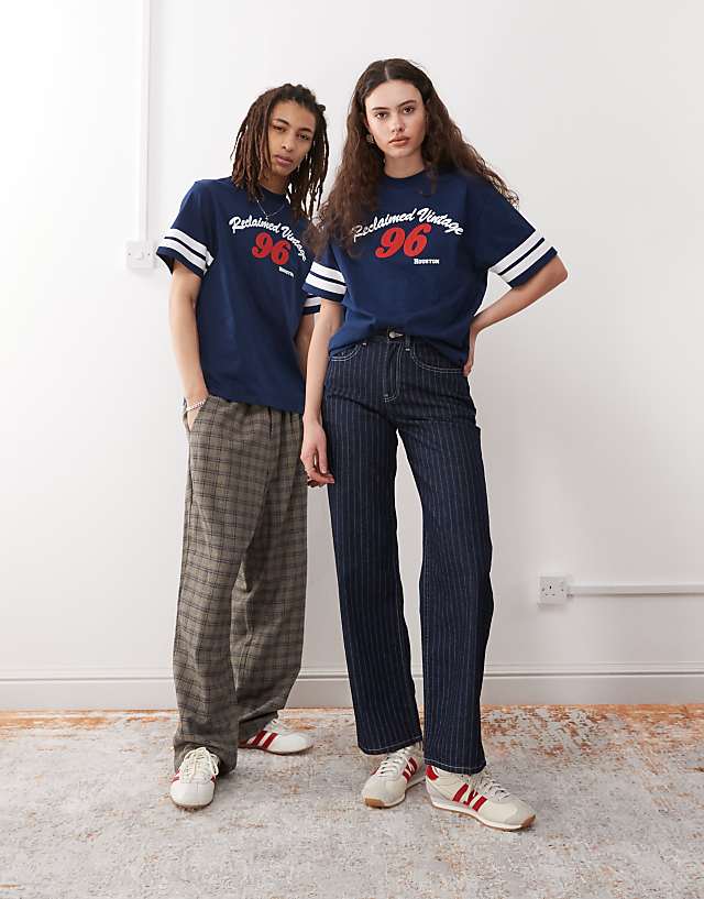 Asos Reclaimed Vintage Unisex Slim Cropped Boxy Tee With Varsity Graphic Print In Navy - NAVY