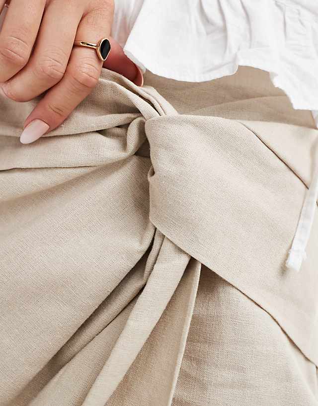 Asos Stradivarius Linen Blend Skort With Twist In Natural