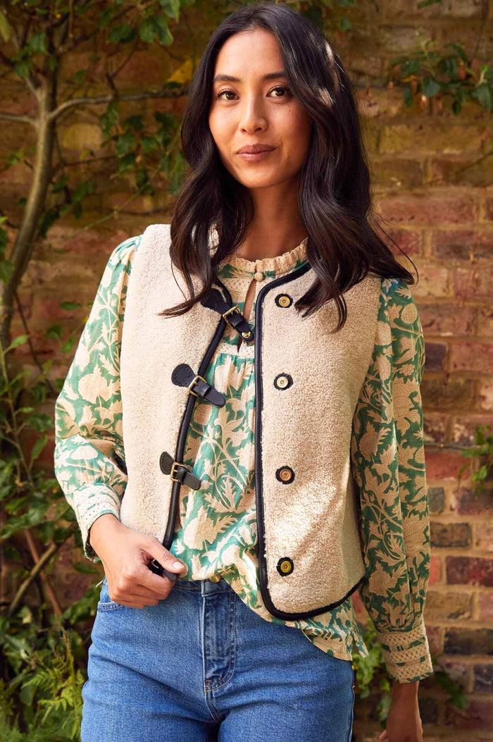 Aspiga Buckle Gilet