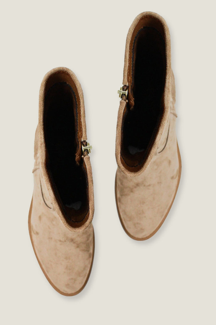 Aspiga Ella Suede Boots