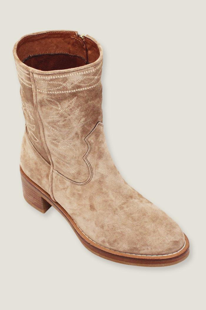 Aspiga Ella Suede Boots