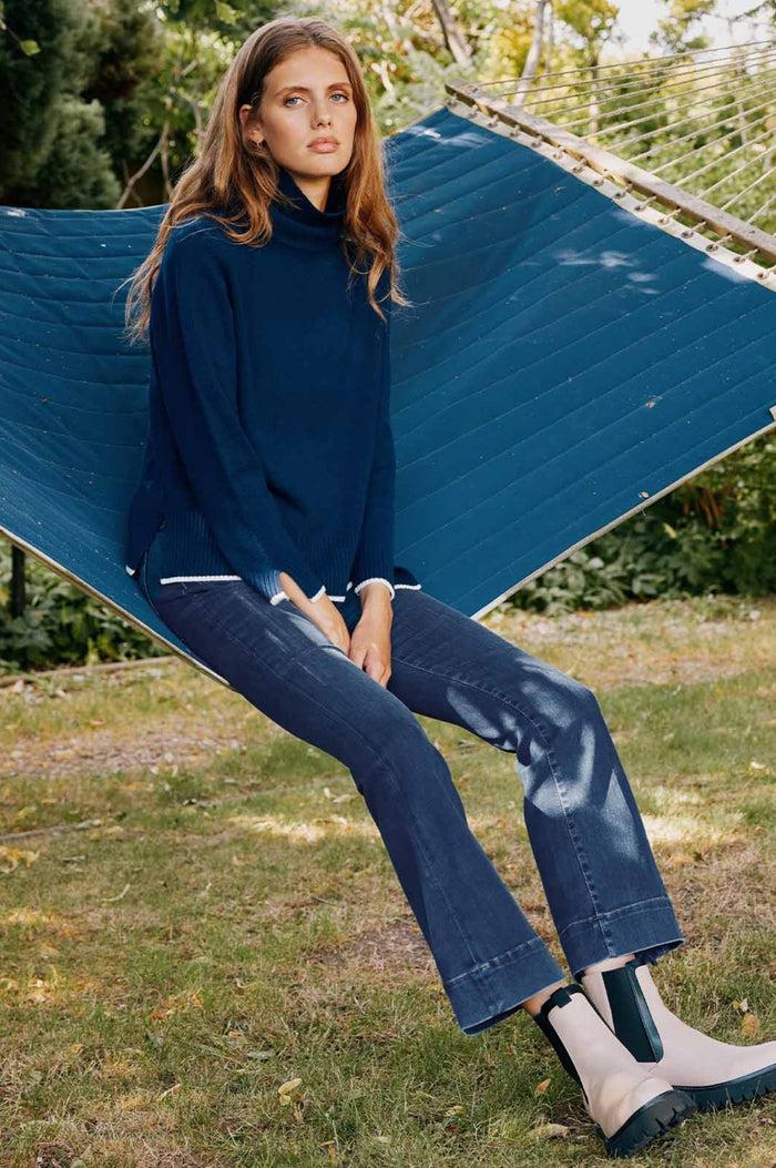 Aspiga Kick Flare Jeans