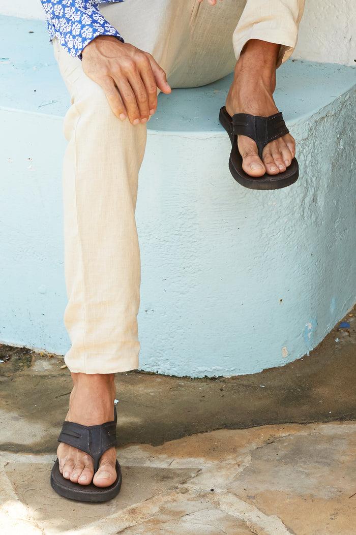 Aspiga Men's Leather Flip Flop