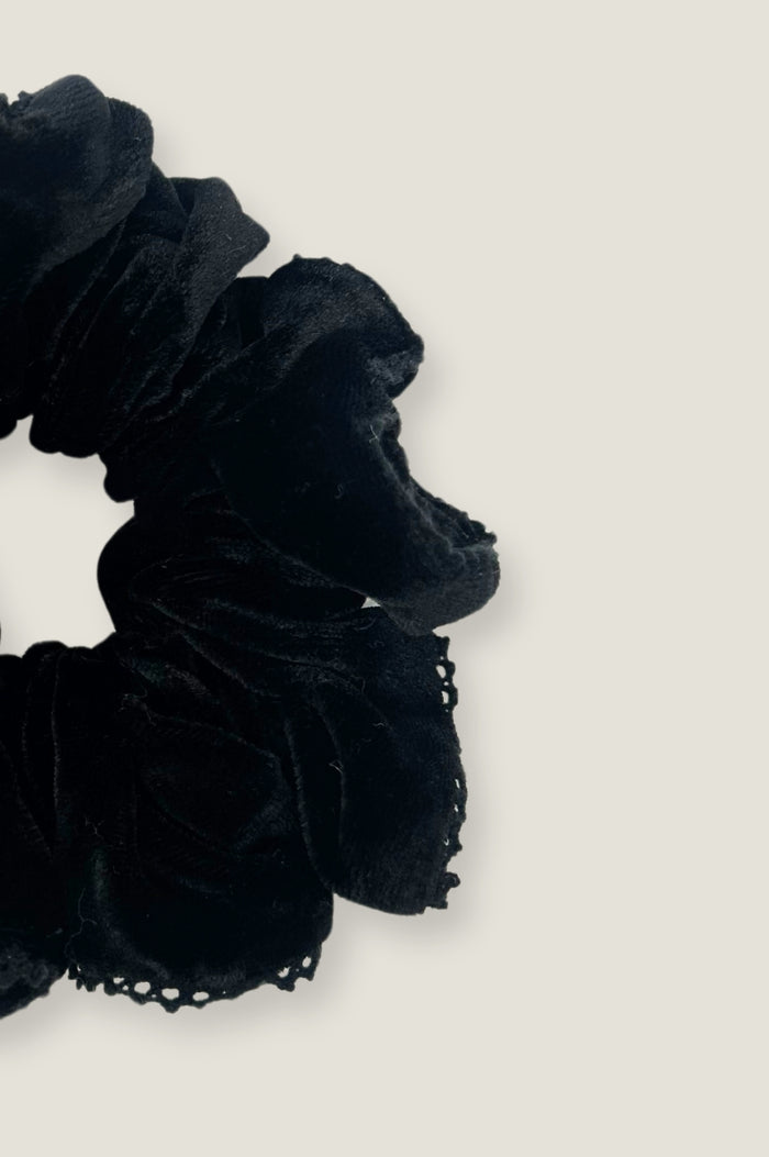 Aspiga Velvet Scrunchie
