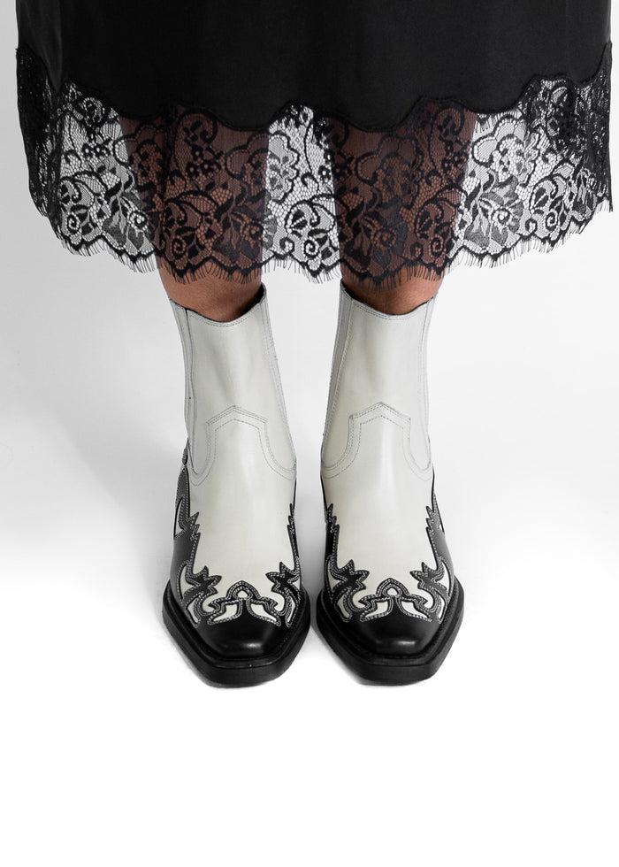 Asra Marvelo Rice/Black Western Boot