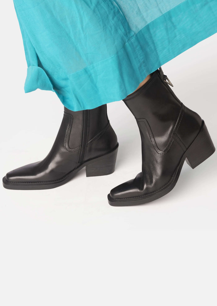 asra Monroe Black Western Boot