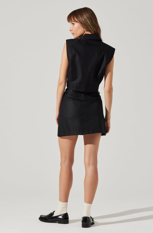 Astr The Label Eula Collared Cropped Vest