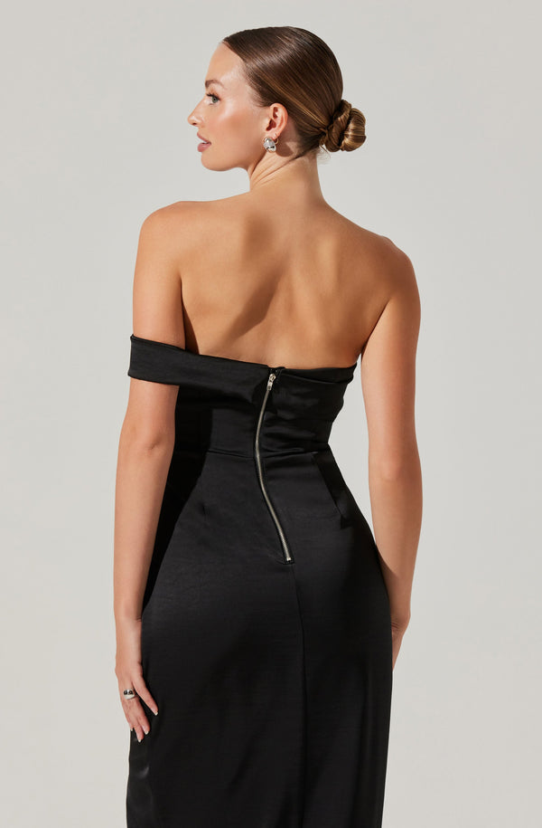 Astr The Label Gwyneria Off Shoulder Midi Dress