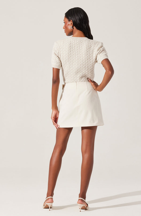 Astr The Label Iyla Cable Knit Sweater