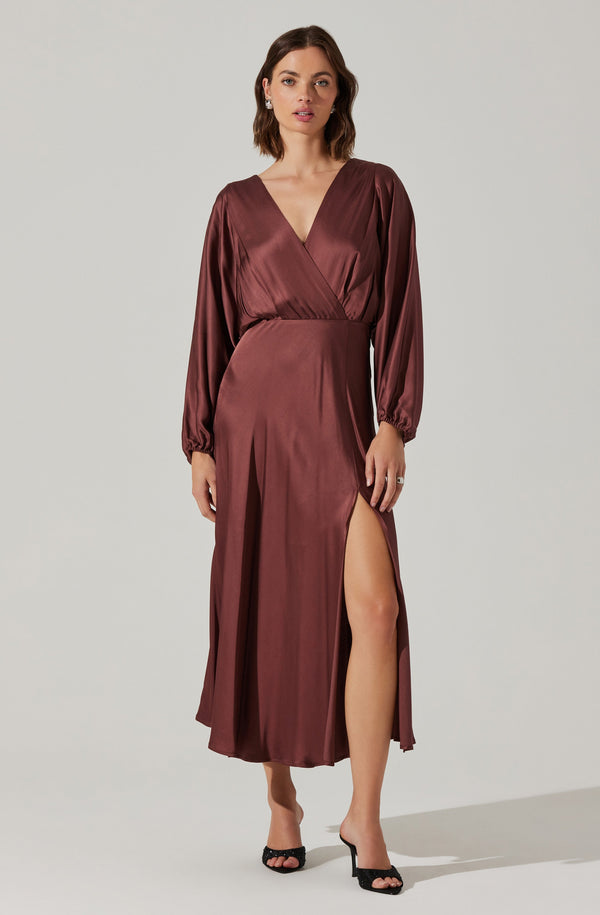 Astr The Label Kimiko V-Neck Midi Dress