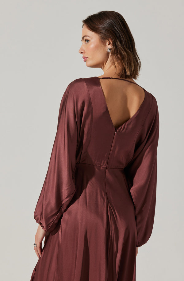 Astr The Label Kimiko V-Neck Midi Dress