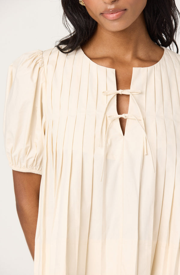 Astr The Label Pleated Puff Sleeve Top