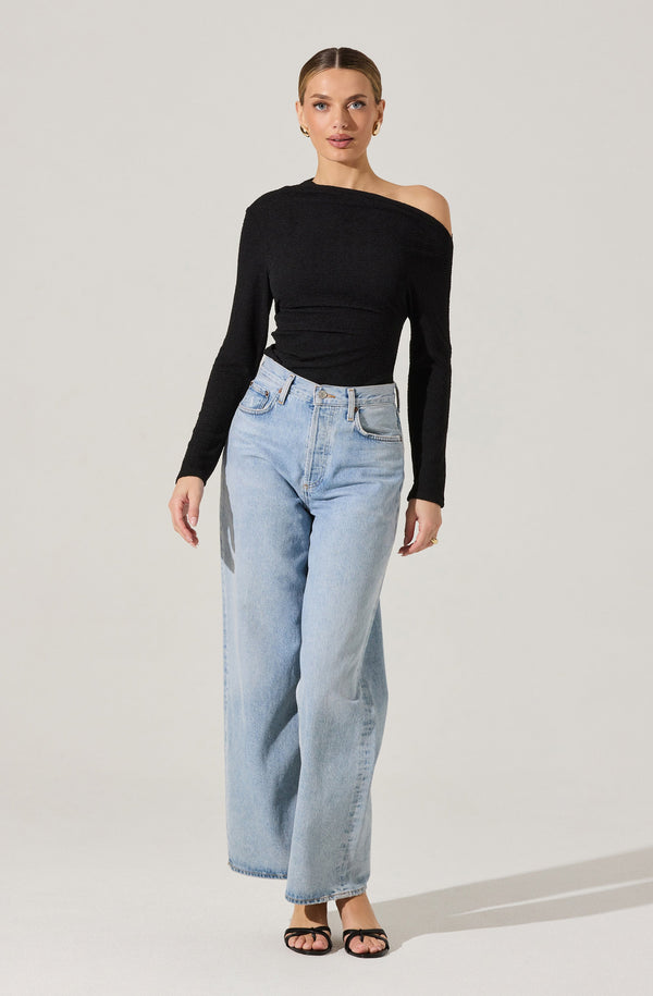 Astr The Label Textured Off Shoulder Top