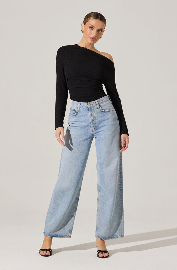 Astr The Label Textured Off Shoulder Top
