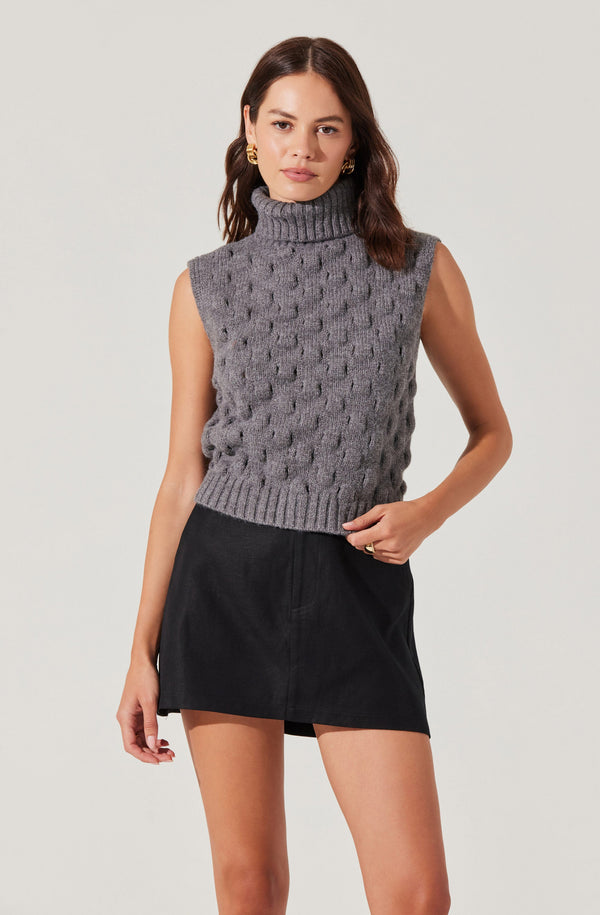 Astr The Label Textured Turtleneck Sweater Vest