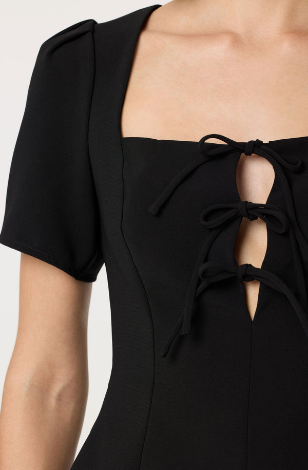 Astr The Label Torie Tie-Front Top