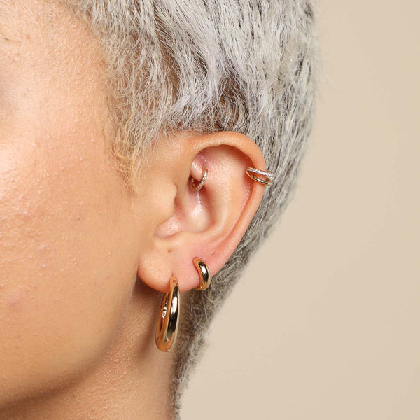 Astrid & Miyu Bold Essential Huggies In Gold