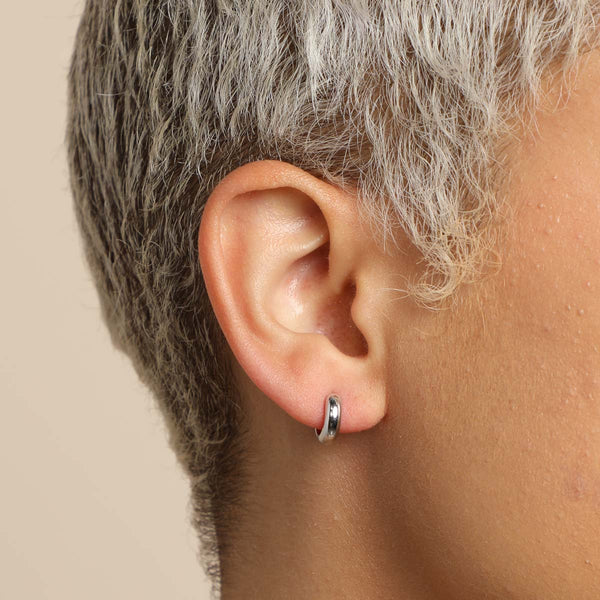 Astrid & Miyu Bold Essential Huggies In Silver