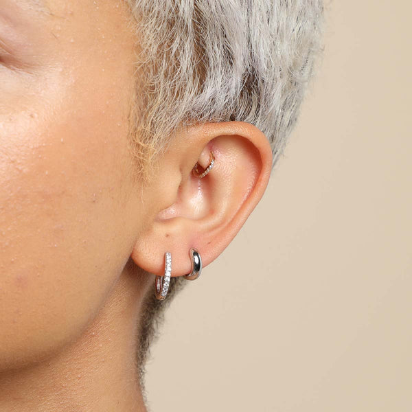 Astrid & Miyu Bold Essential Huggies In Silver