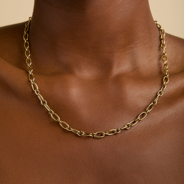 Astrid & Miyu Bold Link Chain Necklace In Gold