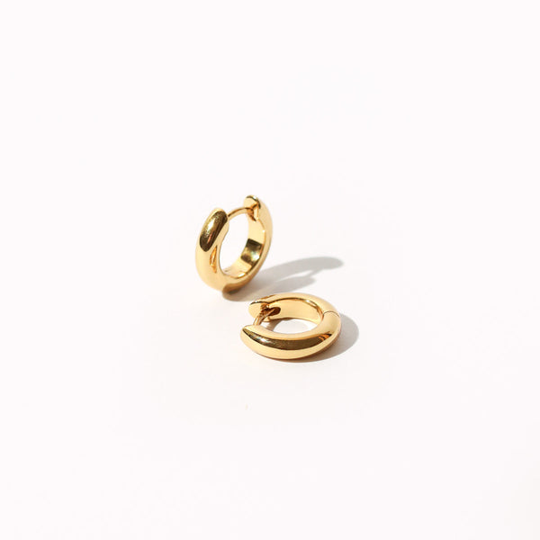 Astrid & Miyu Bold Small Hoops In Gold