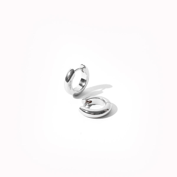 Astrid & Miyu Bold Small Hoops In Silver