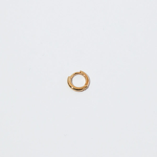 Astrid & Miyu Essential 6.5mm Hoop In Gold