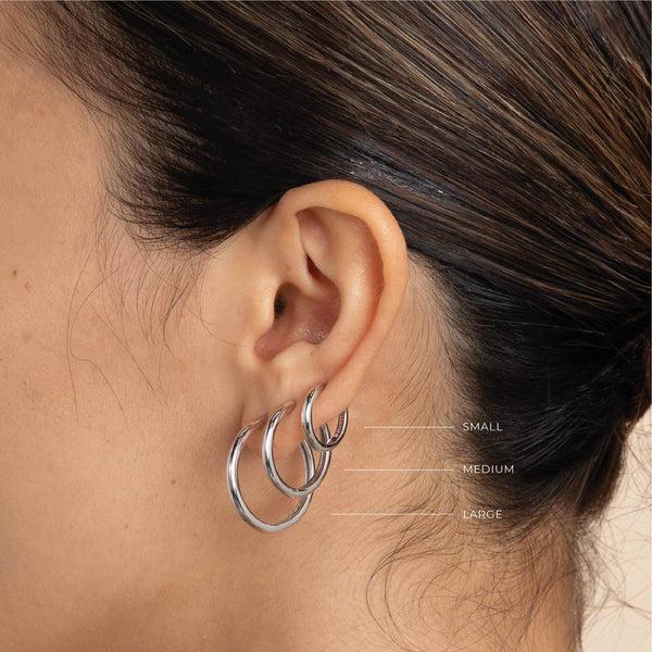 Astrid & Miyu Essential Medium Hoops In Silver