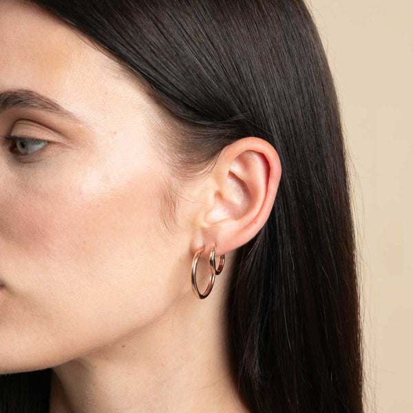 Astrid & Miyu Essential Small Hoops In Rose Gold