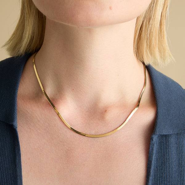 Astrid & Miyu Essential Snake Chain Necklace In Gold