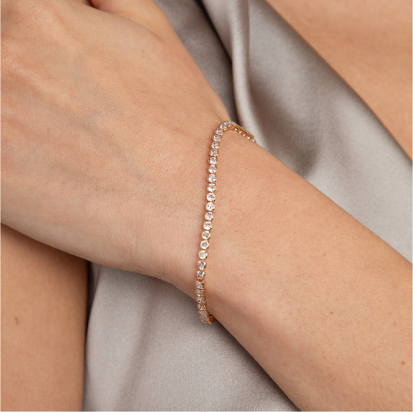 Astrid & Miyu Gleam Tennis Bracelet Gift Set In Gold
