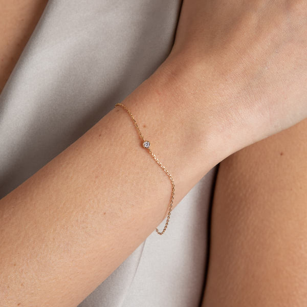 Astrid & Miyu Gleam Tennis Bracelet Gift Set In Gold